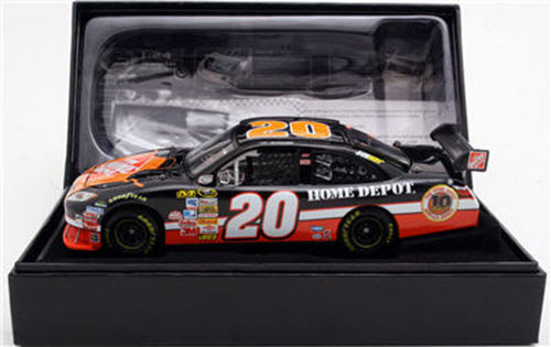 20 Tony Stewart Diecast 2008 NASCAR Home Depot 10th Anniversary CWC 1:24 Motorsports Authentics Action RCCA Elite 1