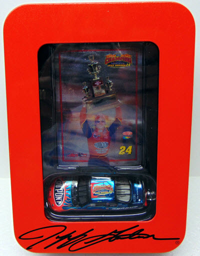 2001 Jeff Gordon NASCAR Diecast 24 DuPont 2001 Champ Champion CWC 1:64 Action ARC Tin 1