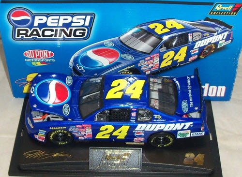 2001 Jeff Gordon NASCAR Diecast 24 Pepsi CWC 1:24 Revell Collection 1