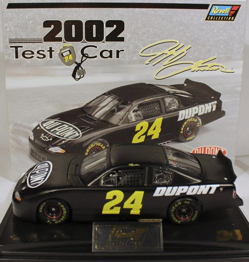 2002 Jeff Gordon NASCAR Diecast 24 DuPont Test Car CWC 1:24 Revell Collection 1