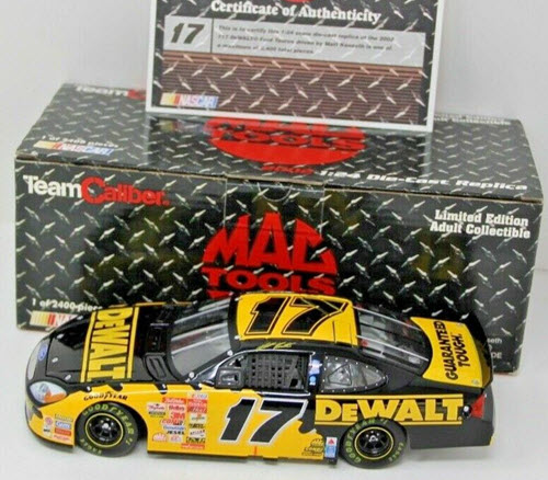 2002 Matt Kenseth NASCAR Diecast 17 DeWalt CWC 1:24 Team Caliber Preferred MAC Tools 1