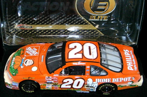 2002 Tony Stewart NASCAR Diecast 20 Peanuts Orange Its The Great Pumpkin CWC 1:24 Action RCCA Elite 1