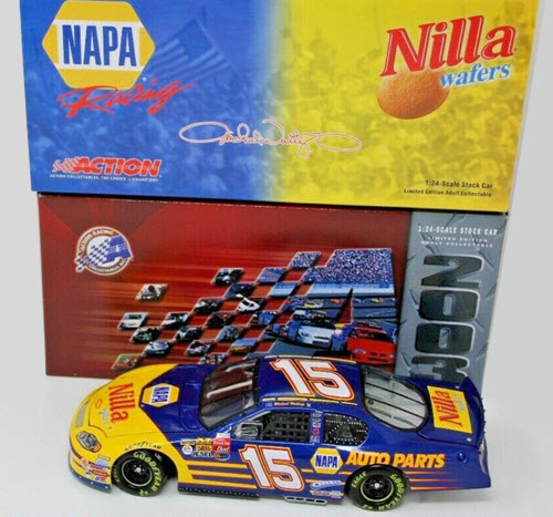 2003 Michael Waltrip NASCAR Diecast 15 Nilla Wafers CWC 1:24 Action ARC 1