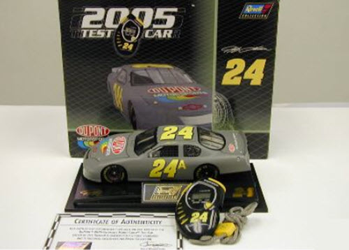 2005 Jeff Gordon NASCAR Diecast 24 DuPont Test Car CWC 1:24 Revell Collection 1