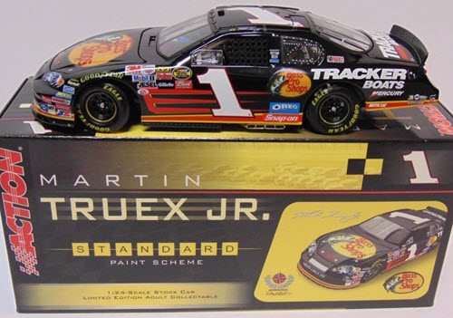 2006 Martin Truex Jr NASCAR Diecast 8 Bass Pro Shops CWC 1:24 Action ARC GM Dealers 1