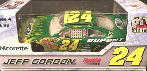 2007 Jeff Gordon NASCAR Diecast 24 Nicorette CoT CWC 1:64 Action ARC Pit Stop 1