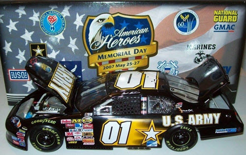2007 Mark Martin NASCAR Diecast 01 Army American Heroes CWC 1:24 Action ARC 1b