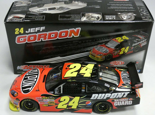 2009 Jeff Gordon NASCAR Diecast 24 DuPont CWC 1:24 Action ARC 1