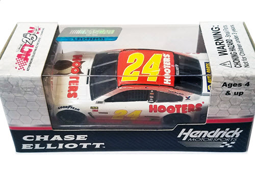 2017 Chase Elliott NASCAR Diecast 24 Hooters CWC 1:64 Lionel Action ARC 1