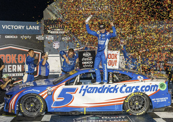 2023 Kyle Larson NASCAR Diecast 5 HendrickCars Hendrick Cars Darlington Win Raced Version 1:64 CWC Lionel Action ARC Diecast Chassis 99