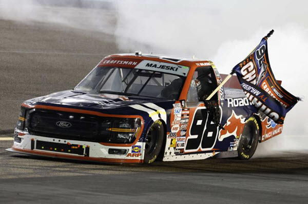 2024 Ty Majeski NASCAR Diecast 98 Road Ranger Phoenix Win Raced Version Truck 1:24 Lionel Action ARC Autographed 99