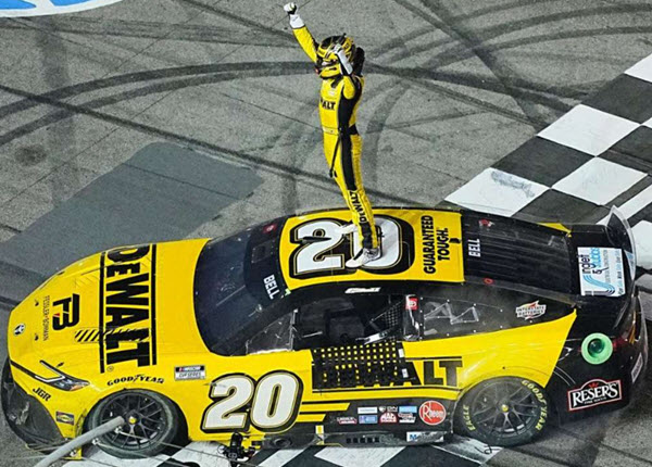 2025 Christopher Bell NASCAR Diecast 20 DeWalt Atlanta Win Raced Version CWC 1:24 Lionel Action RCCA Elite Color Chrome 99
